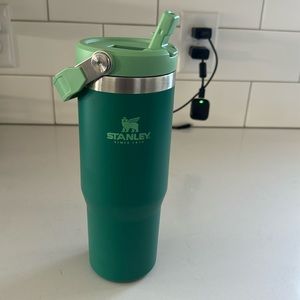 Stanley 30oz Iceflow flip straw tumbler